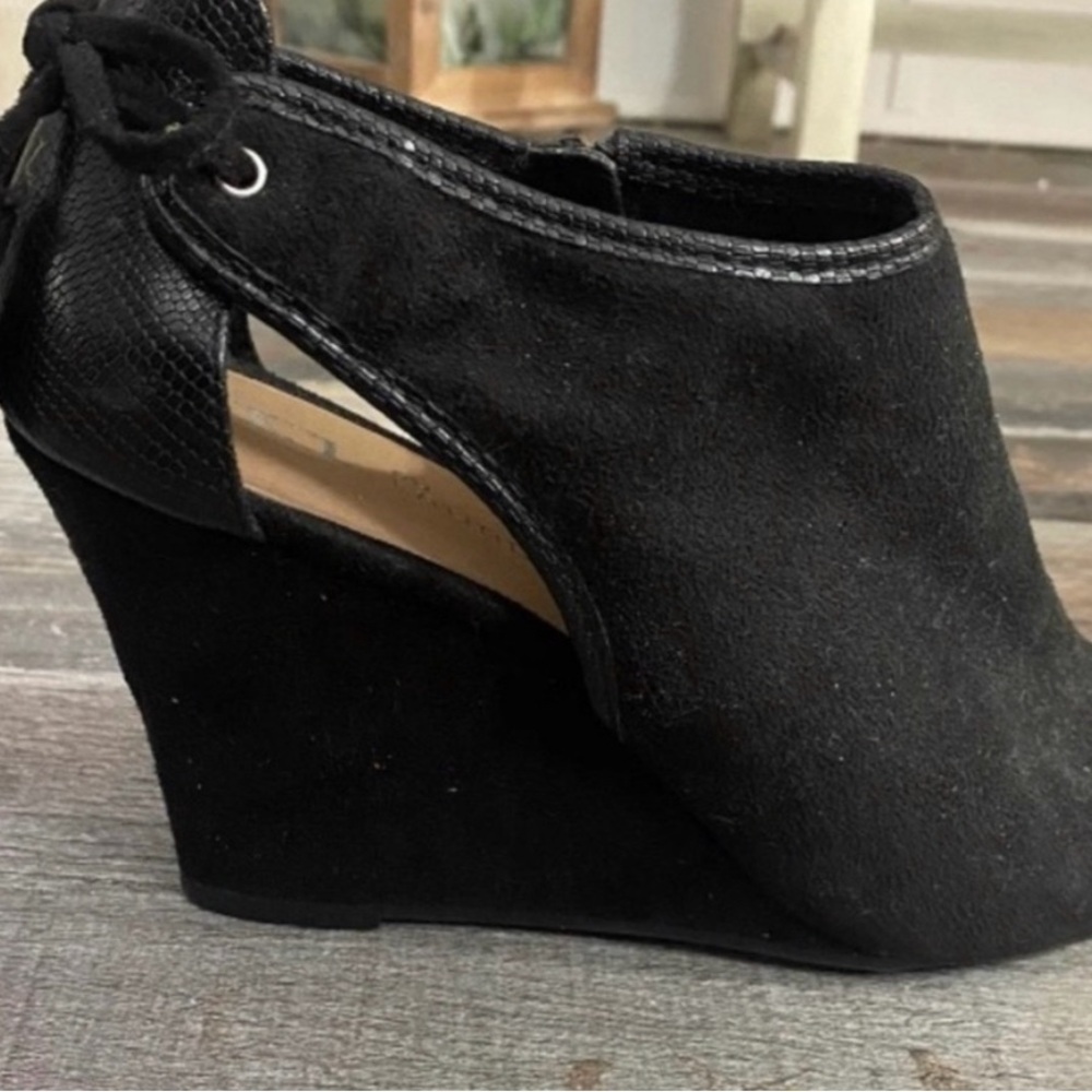 New 7.5 medium black wedge heels